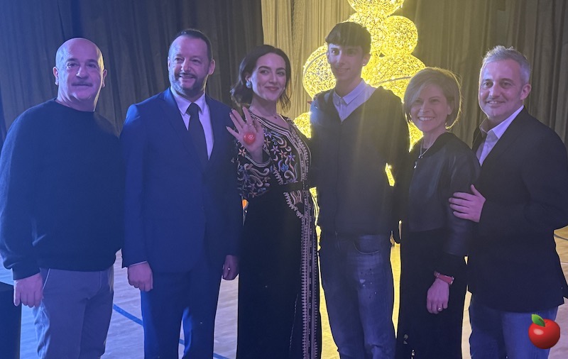 CV_charity_dinner5.JPG (96 KB)