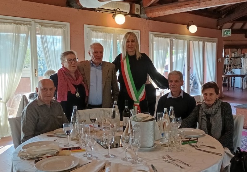 Cesana_pranzo_anziani00001.jpg (135 KB)