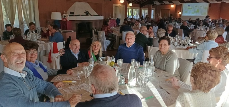 Cesana_pranzo_anziani00004.jpg (108 KB)