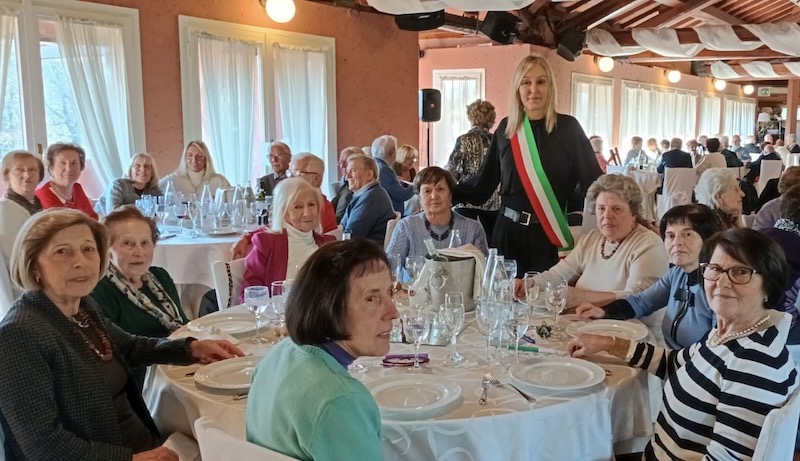 Cesana_pranzo_anziani00011.jpg (134 KB)