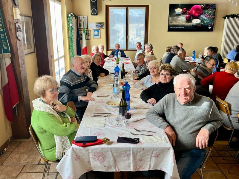 Missaglia__pranzo_alpini_2.jpg (143 KB)