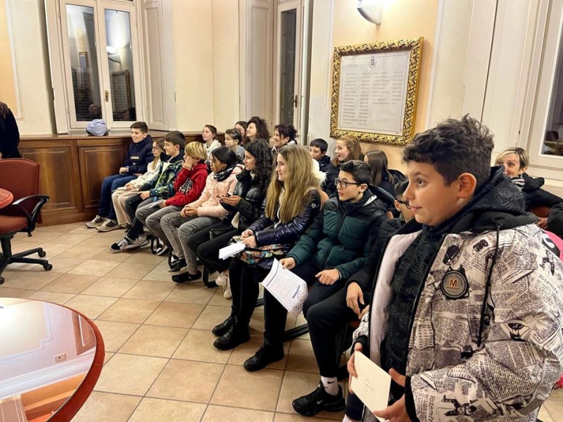 Monticello__consiglio_dei_ragazzi_8.jpg (145 KB)