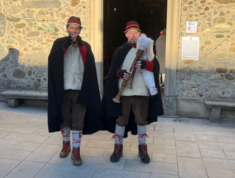 Sirtori__natale_in_Villa_3.jpg (123 KB)