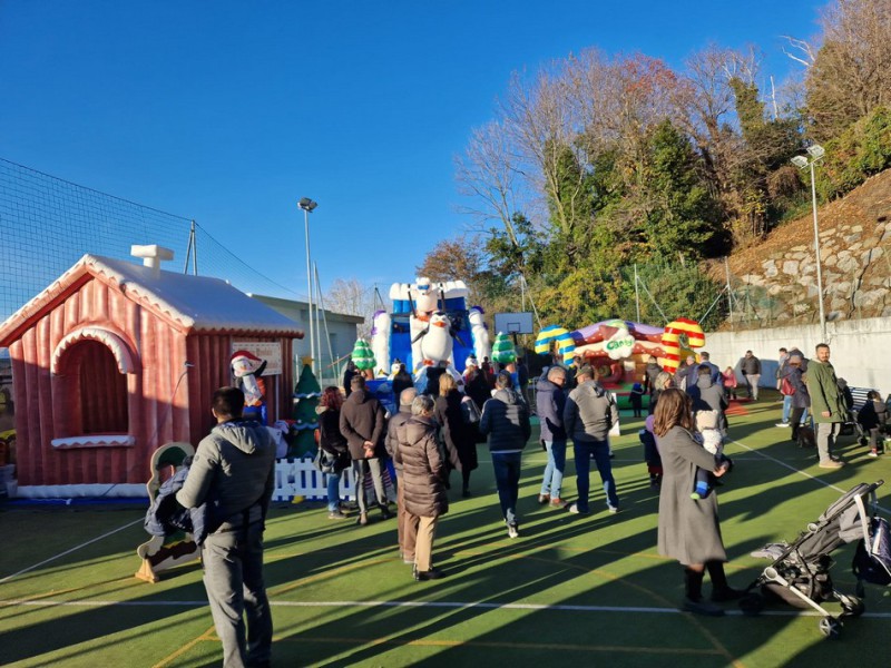 Sirtori_villaggio_di_natale.jpg (140 KB)
