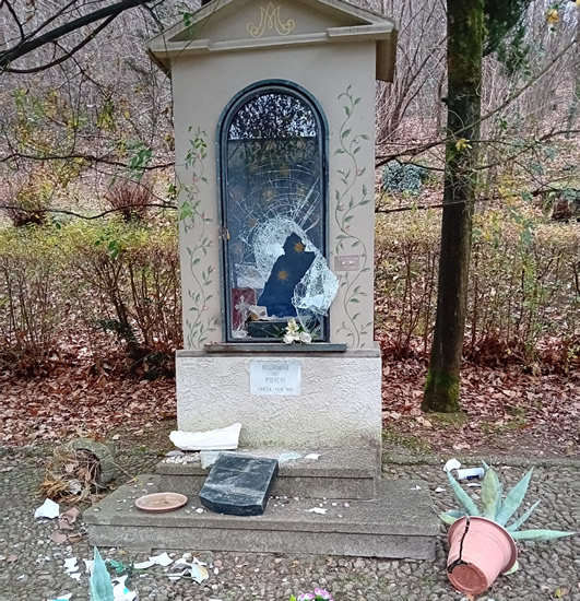 madonnadeipoveri.jpg (152 KB)