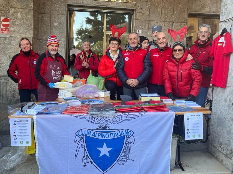 Missaglia__auguri_in_piazza_23_15.jpg (148 KB)