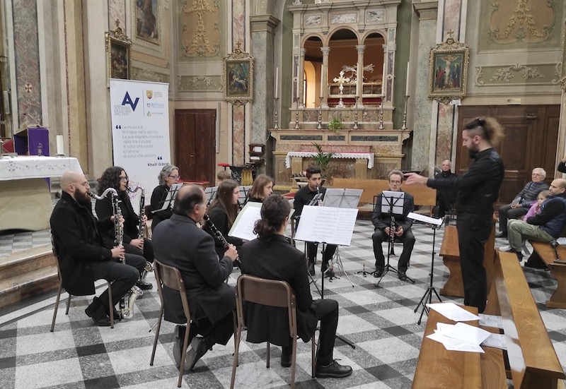 Rogeno_concerto.jpg (161 KB)