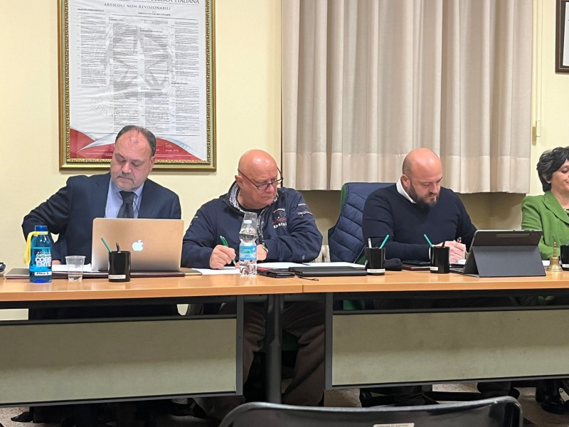 Sirtori__consiglio_novembre__3.jpg (104 KB)