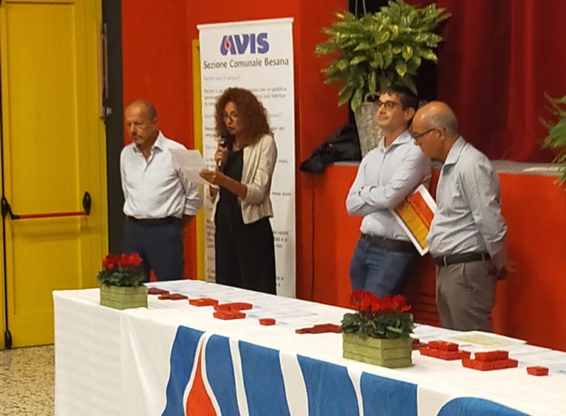 avis3.jpg (98 KB)