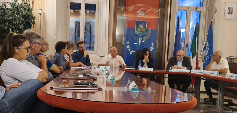 monticelloccscuola4.jpg (87 KB)