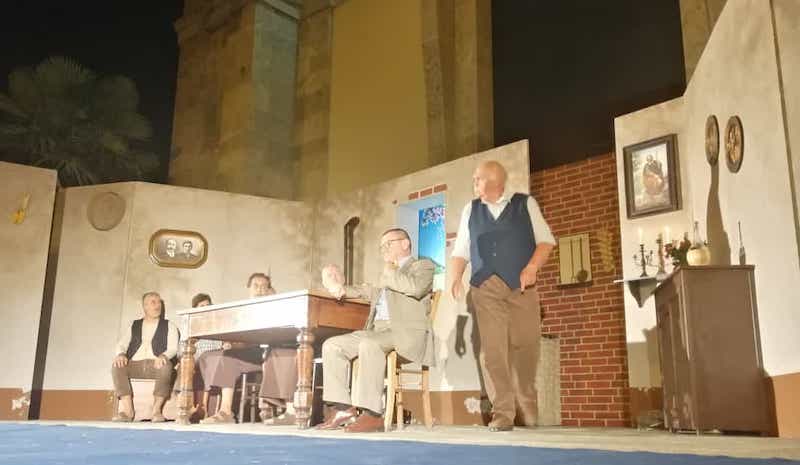 Bosisio_teatro00001.jpg (30 KB)