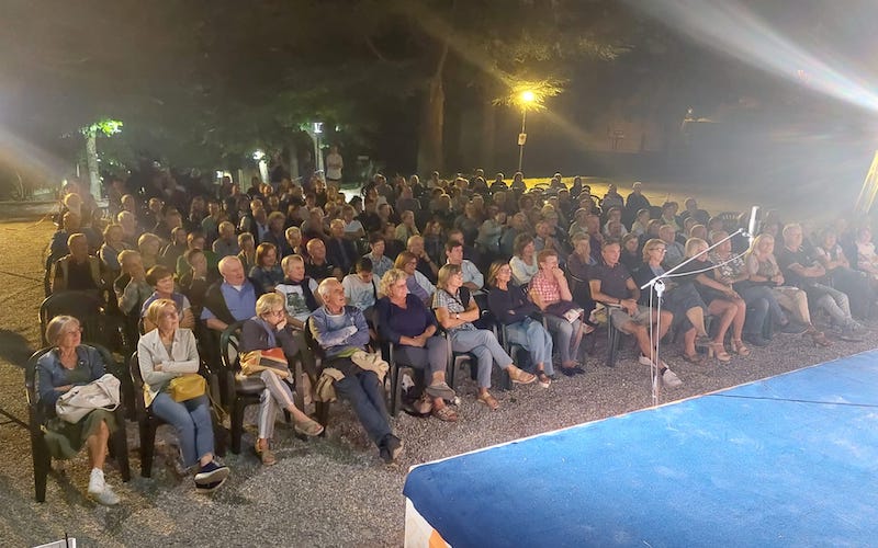 Bosisio_teatro00002.jpg (74 KB)