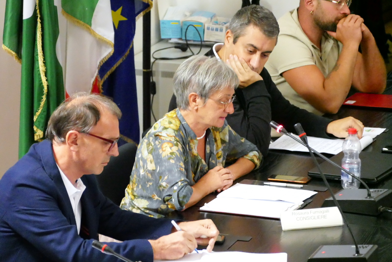 Cassago_consiglio_comunale_5_1.jpg (254 KB)
