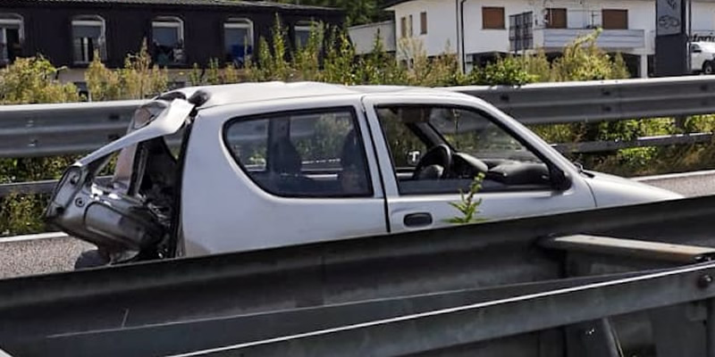 GarbagnateIncidenteAuto2.jpg (92 KB)
