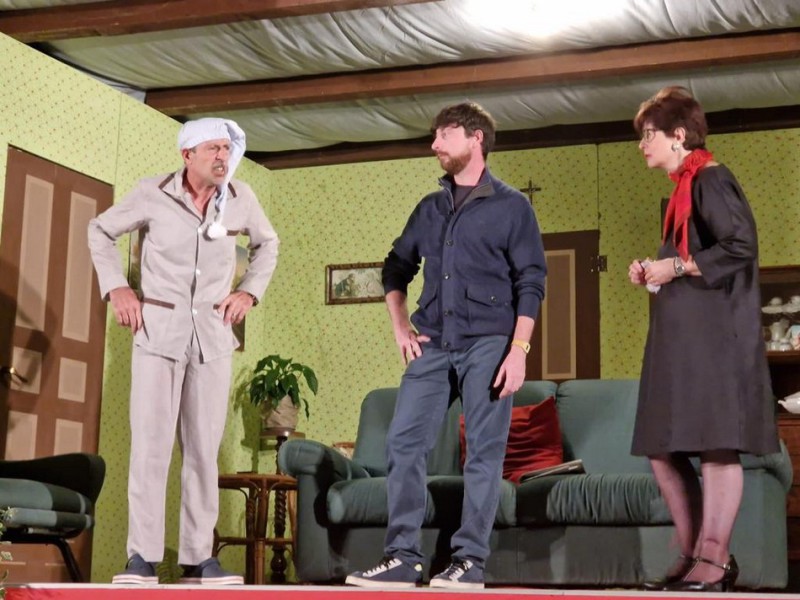 Sirtori__spettacolo_teatrale_2.jpg (108 KB)