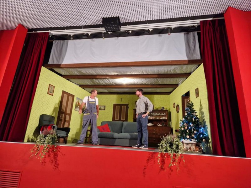 Sirtori__spettacolo_teatrale_3.jpg (119 KB)