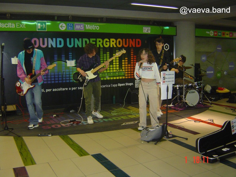 Vaeva_Band_-1.jpg (119 KB)