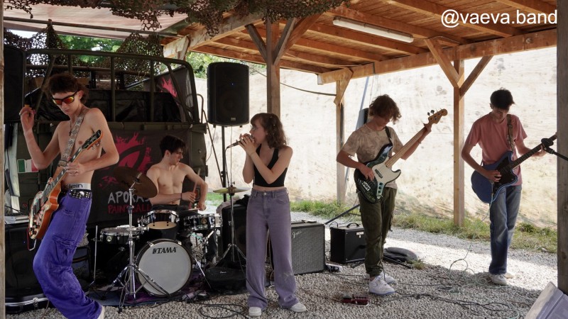 Vaeva_Band_-7.jpg (124 KB)