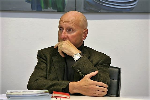 collebesa1.jpg (40 KB)