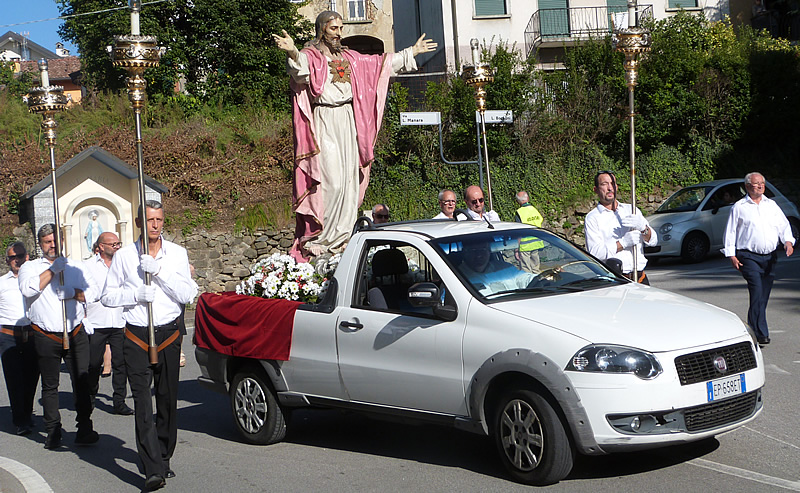 cortenuovaprocessione7.jpg (231 KB)