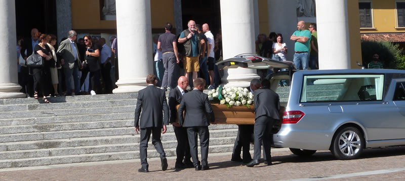 funerali_andrea2.jpg (68 KB)