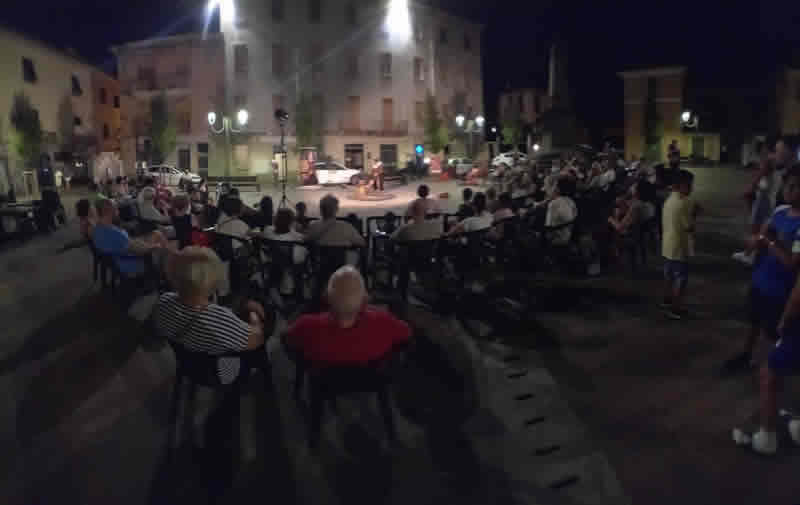 oggionno_spettacolo2.jpg (16 KB)