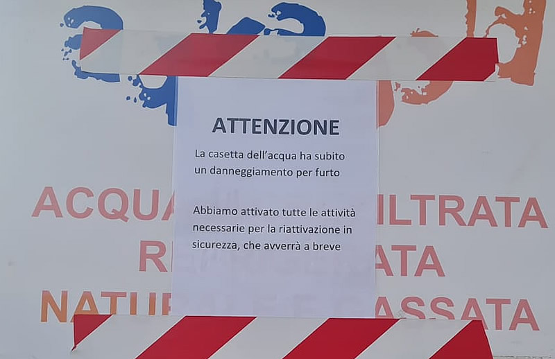 casatenovocasaacqua2.jpg (69 KB)