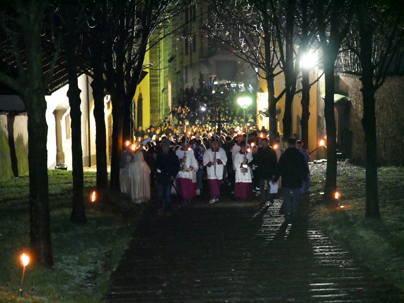 oggiono_delpini_via_crucis_10.jpg (573 KB)