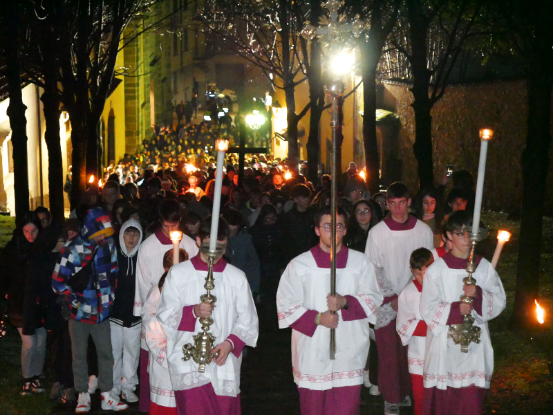 oggiono_delpini_via_crucis_11.jpg (618 KB)