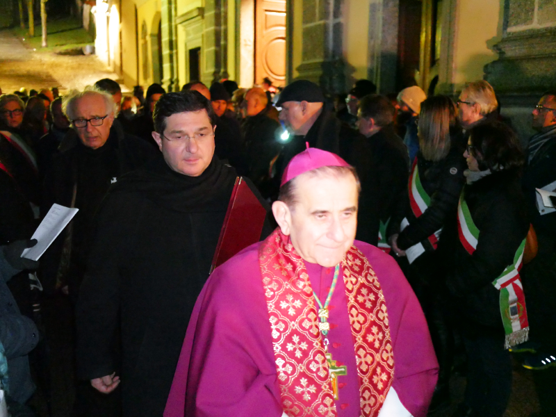 oggiono_delpini_via_crucis_2.jpg (536 KB)