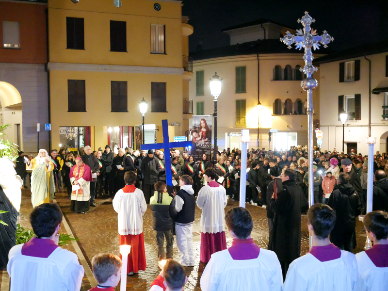 oggiono_delpini_via_crucis_7.jpg (604 KB)