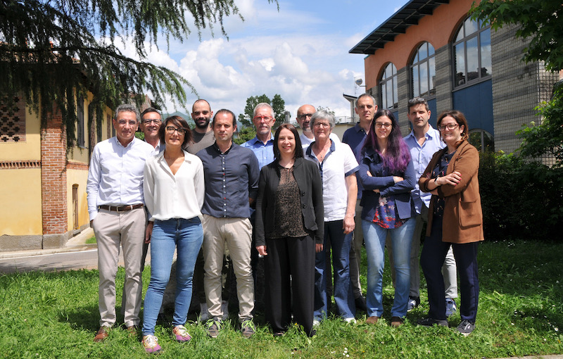 Costa_foto_gruppo.JPG (228 KB)