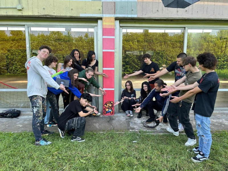 Greppi__murales_palestra.JPG (182 KB)