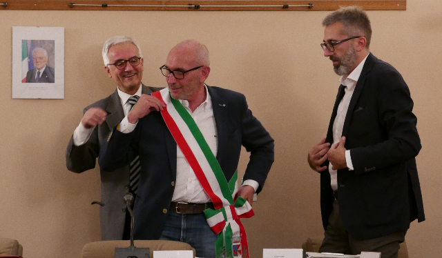 decapitanis.jpg (161 KB)