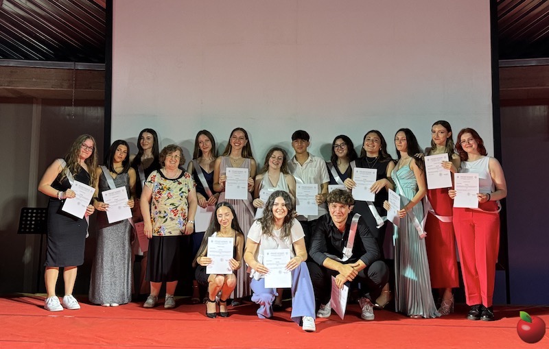 Bachelet_graduation00002.JPG (127 KB)