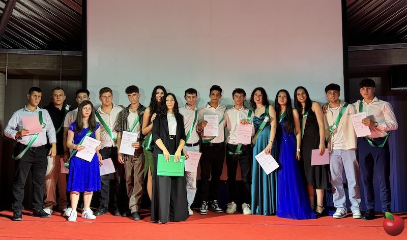 Bachelet_graduation00006.JPG (129 KB)