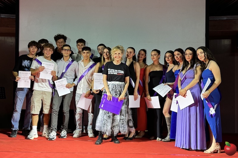Bachelet_graduation00008.JPG (143 KB)