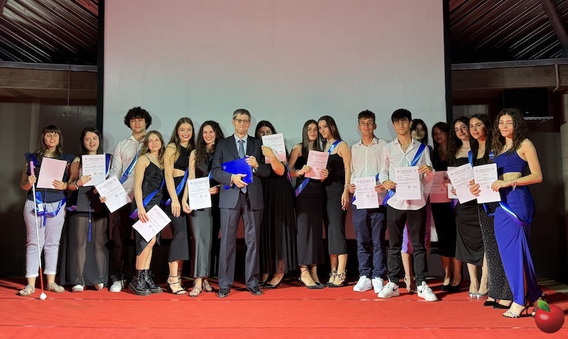 Bachelet_graduation00010.JPG (128 KB)