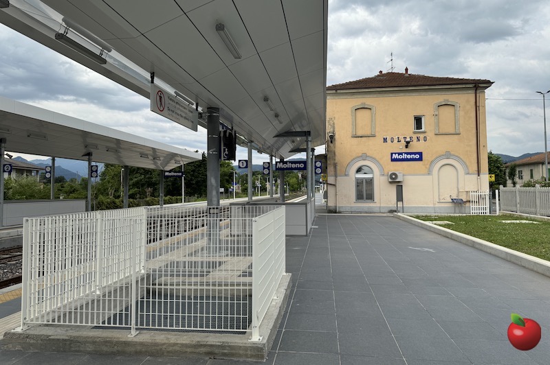 Molteno_stazione4.JPG (142 KB)