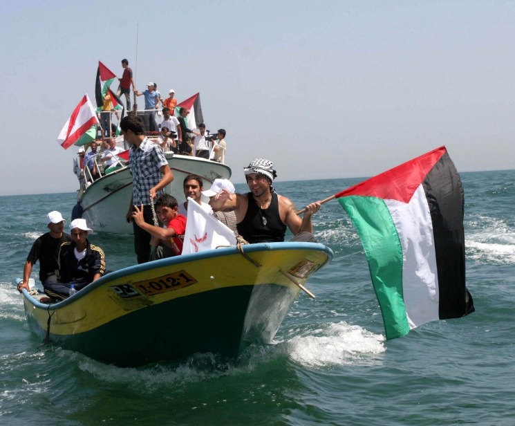 Vik_con_la_bandiera_palestineese.jpg (120 KB)