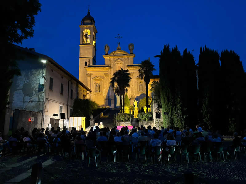 castello_teatro2.jpg (54 KB)