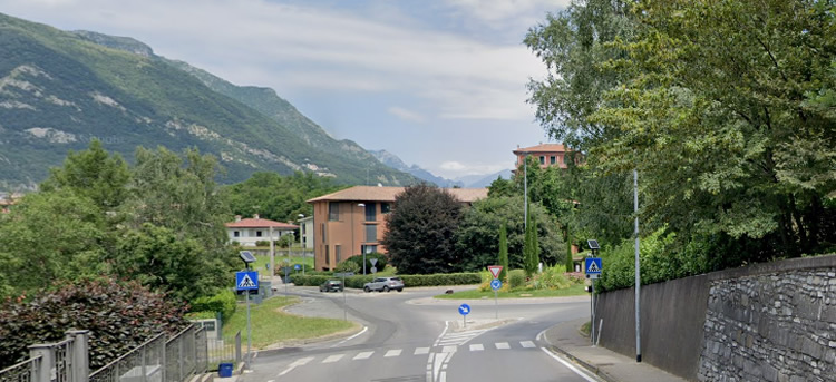 viamanzoni.jpg (115 KB)