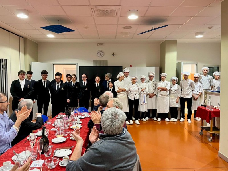 Auditorium__cena_sociale_6.JPG (123 KB)
