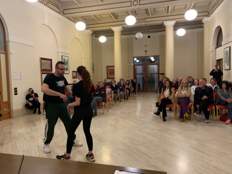 KravMaga3.jpeg (95 KB)