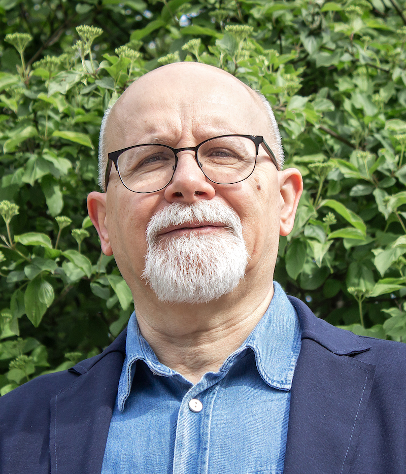 Rogeno_UXT_13_Eugenio_Vigan_.jpg (855 KB)