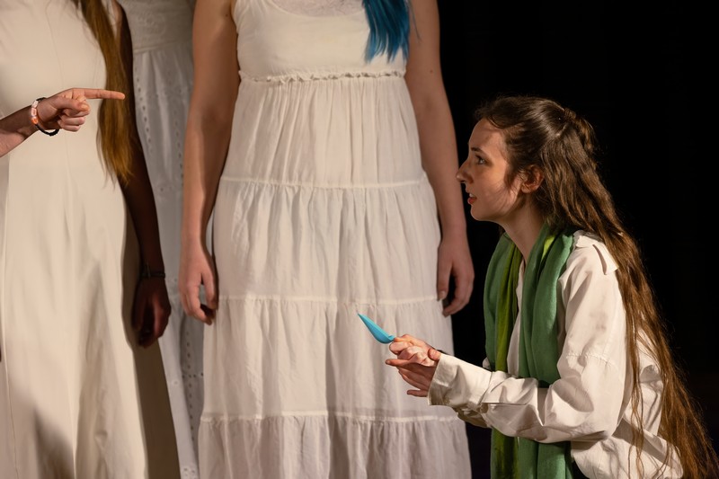 gandhi_noiantigone00013.jpg (111 KB)
