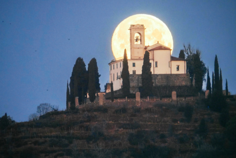 paesaggio_primo.jpg (356 KB)