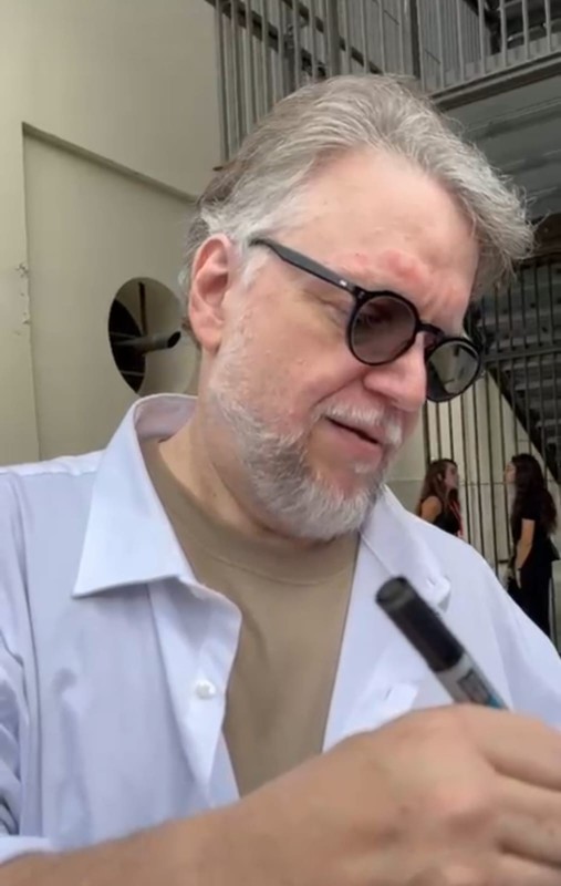 guillermo_del_toro.jpeg (59 KB)