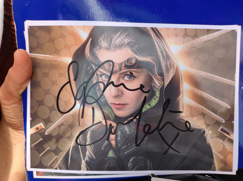 l_autograo_di_sophia_di_martino_uno_dei_pi__belli_dl_festival.jpeg (112 KB)