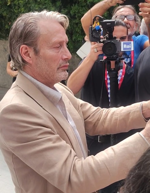 mads_mikkelsen.jpeg (98 KB)